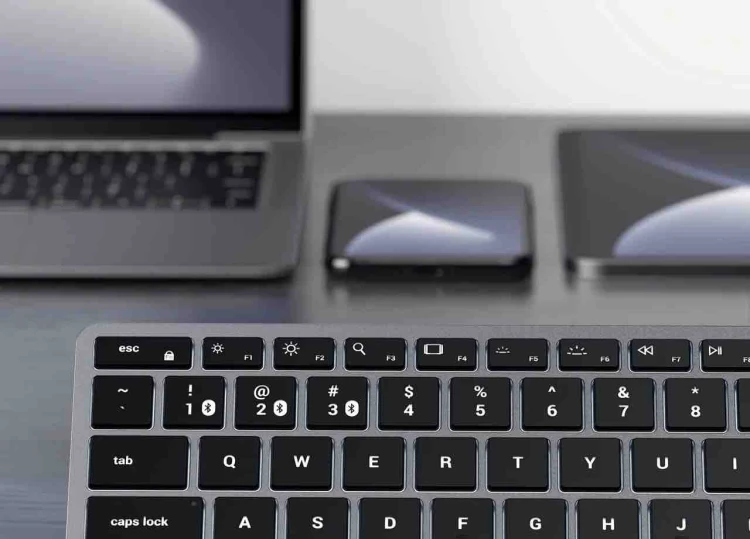 0e030aa88bfe--satechi-keyboard-bt1-env1rev-df3430_1280x.jpg