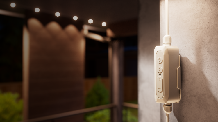 POL_Controller_Closeup_White_3840x2160.png