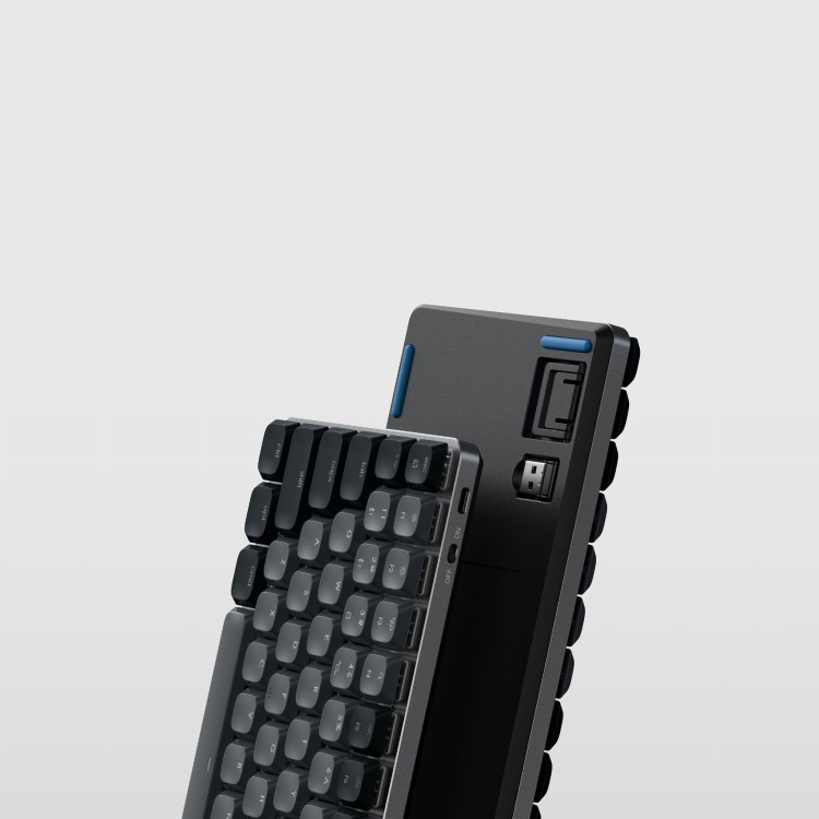 SATECHI_Keyboard_SM1_LISTING_IMG1_DARK.jpg