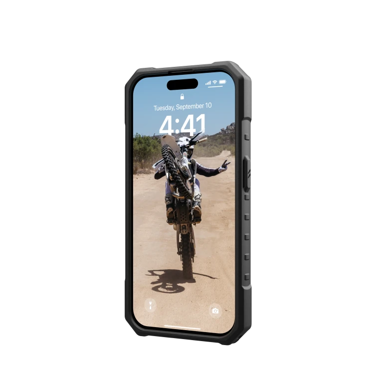 UAG_HS_APPLE_IPHONE-2023-KRYPTO_PATHFINDER-CLEAR_ICE-SILVER_STD_05.png