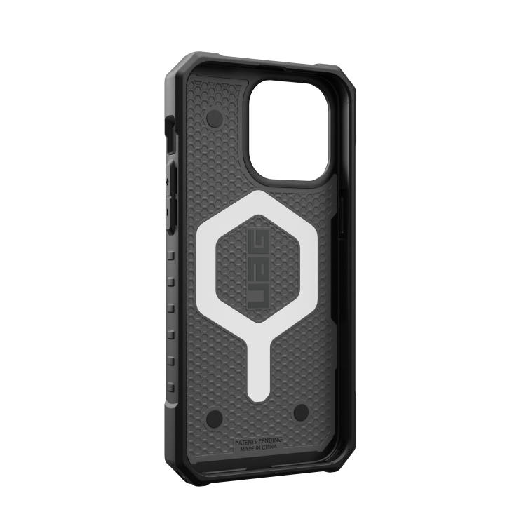 UAG_HS_APPLE_IPHONE-2023-SUPERMAN_PATHFINDER-SE_GEO-CAMO_NDV_04.png