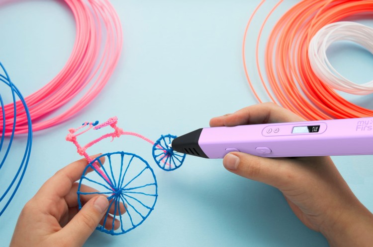Hands-3dPen Artist Purple-Bicycle.jpg