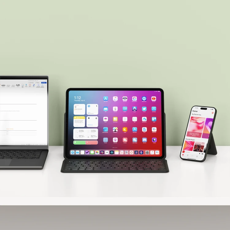 ONTHEGO_Keyboard_LISTING_IMG3a_Black_Apple.jpg