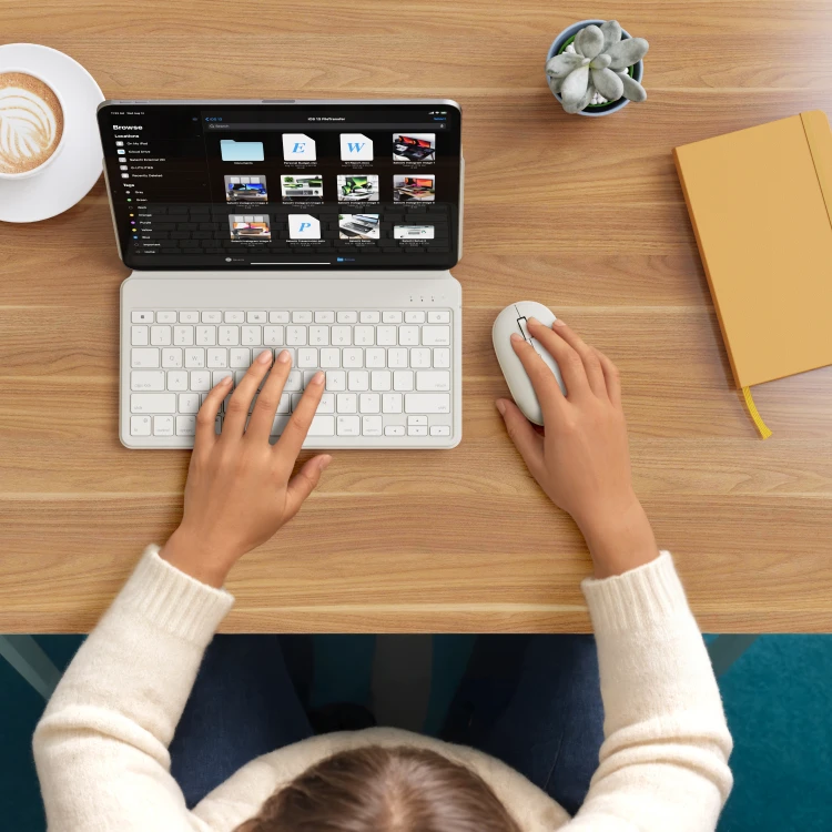 OntheGo Keyboard Lifestyle Sand 3000x3000 1_1.jpg