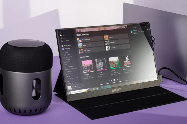 Foldable Monitor 9 Landscape.jpg