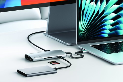 Lifestyle_Silver_White table_CMYK.jpg